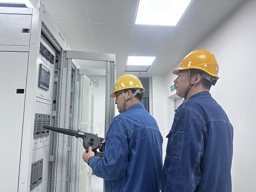 国网通渭供电开展变电站通信设备巡检，筑牢电网通讯终端安全防线